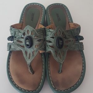 Earth "Wander" Teal Leather Flip Flops Sz 12